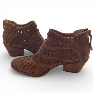 Söfft boho caramel Brown Cutout Ankle Booties genuine suede leather Sz: 8.5 M